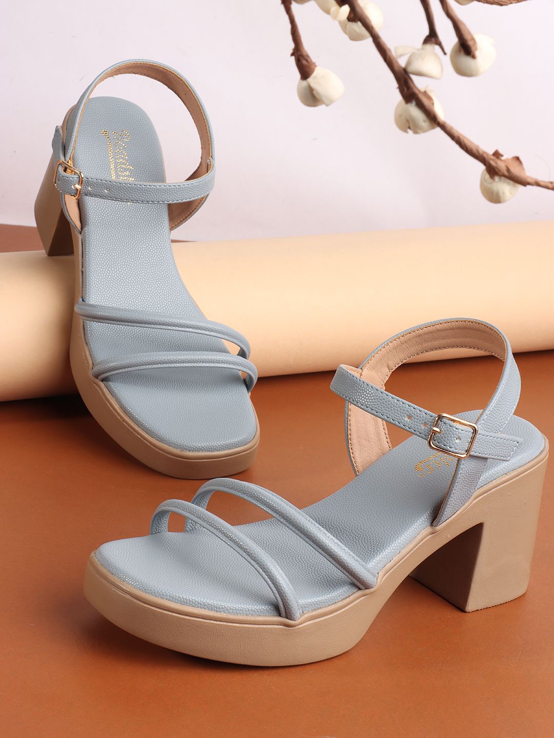 

The Roadster Lifestyle Co Women Block Heel Sandals, Blue