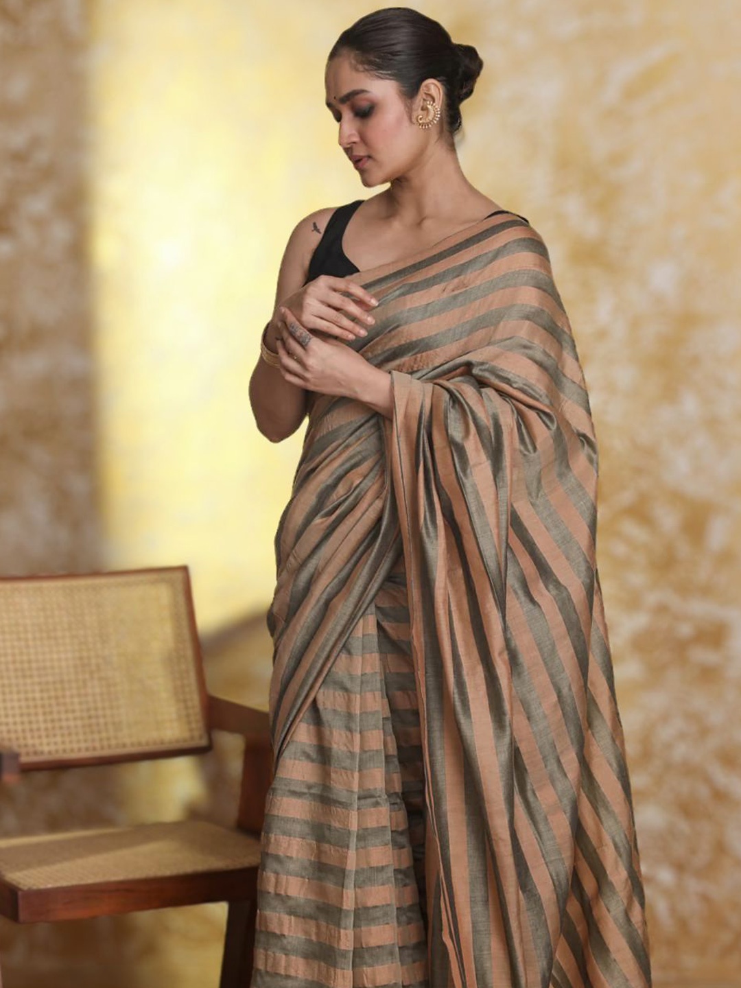 

SRILOK Stripe Pure Cotton Khadi Saree, Cream