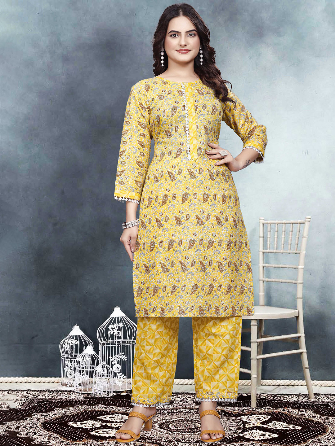 

Siya Fashion Paisley Printed Round Neck Kurta With Trousers, Yellow
