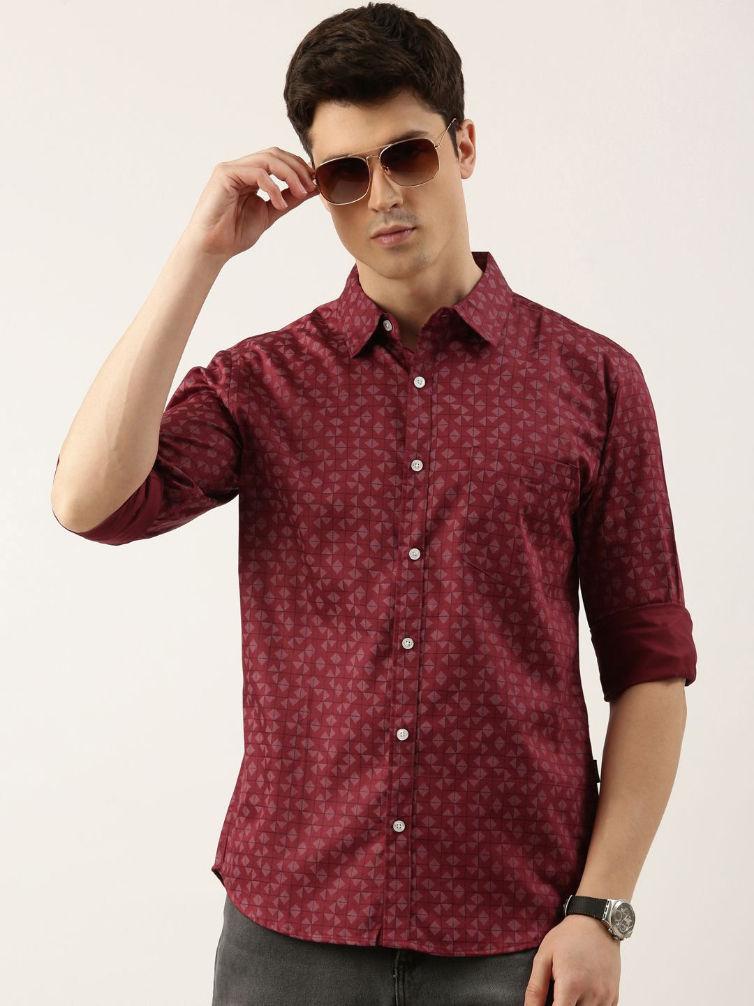 

Provogue Men Spread Collar Geometric Printed Cotton Casual Shirt, Maroon