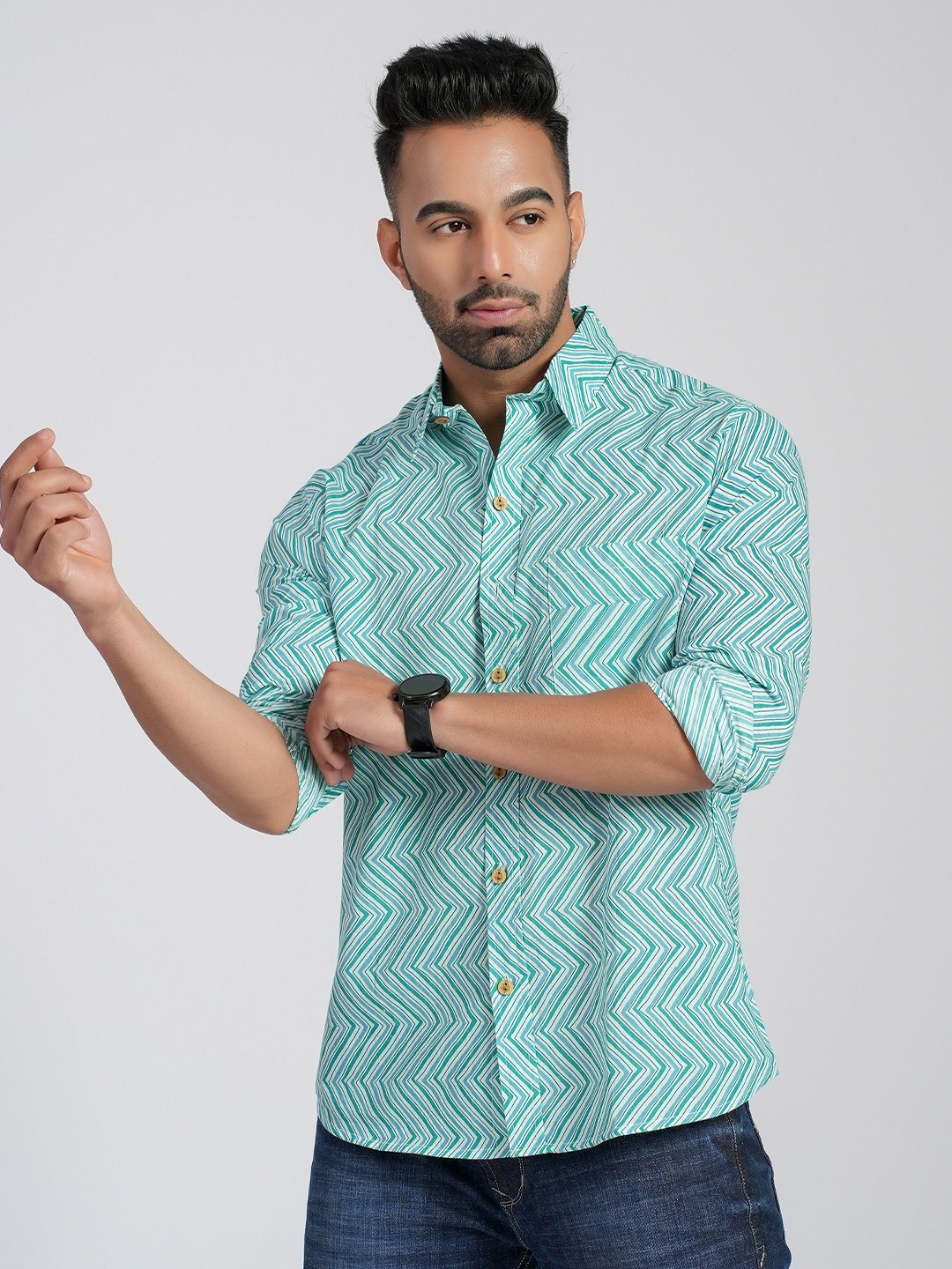 

Cotton Curio Men Comfort Fit Spread Collar Geometric Printed Cotton Casual Shirt, Green