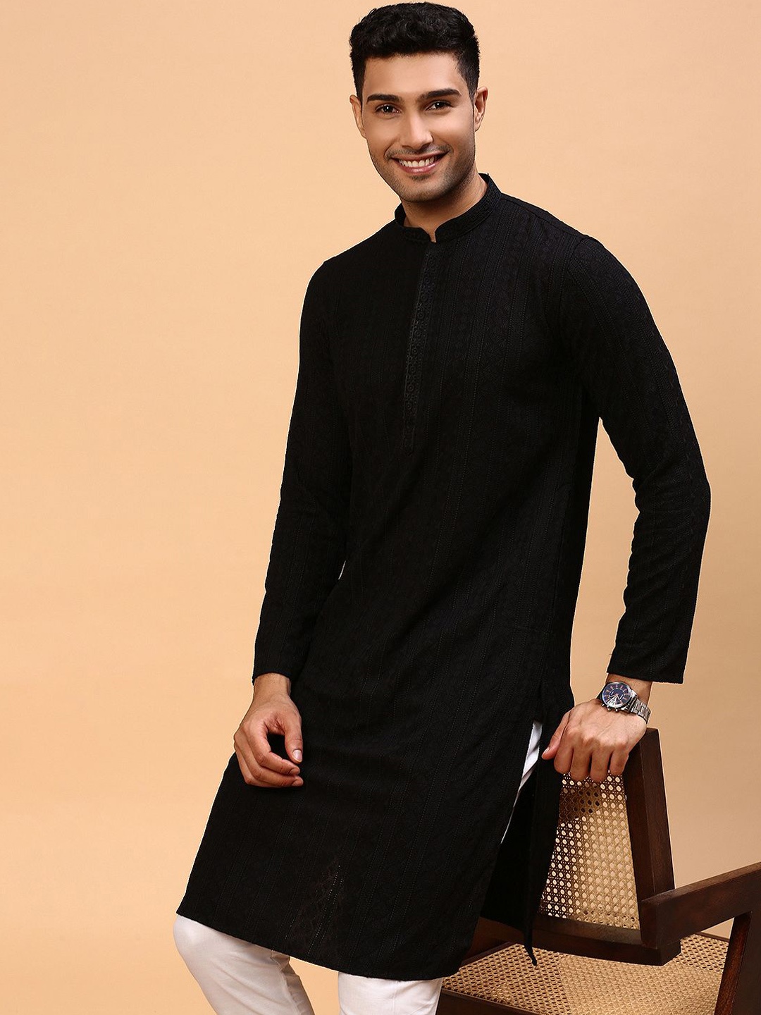 

CS EL Men Thread Work Jacquard Kurta, Black