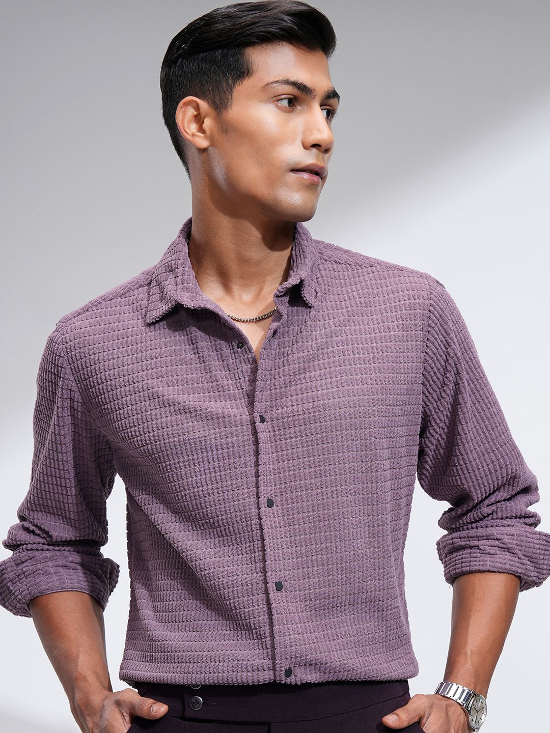 

HIGHLANDER Men Relaxed Fit Spread Collar Textured Solid Casual Shirt, Purple