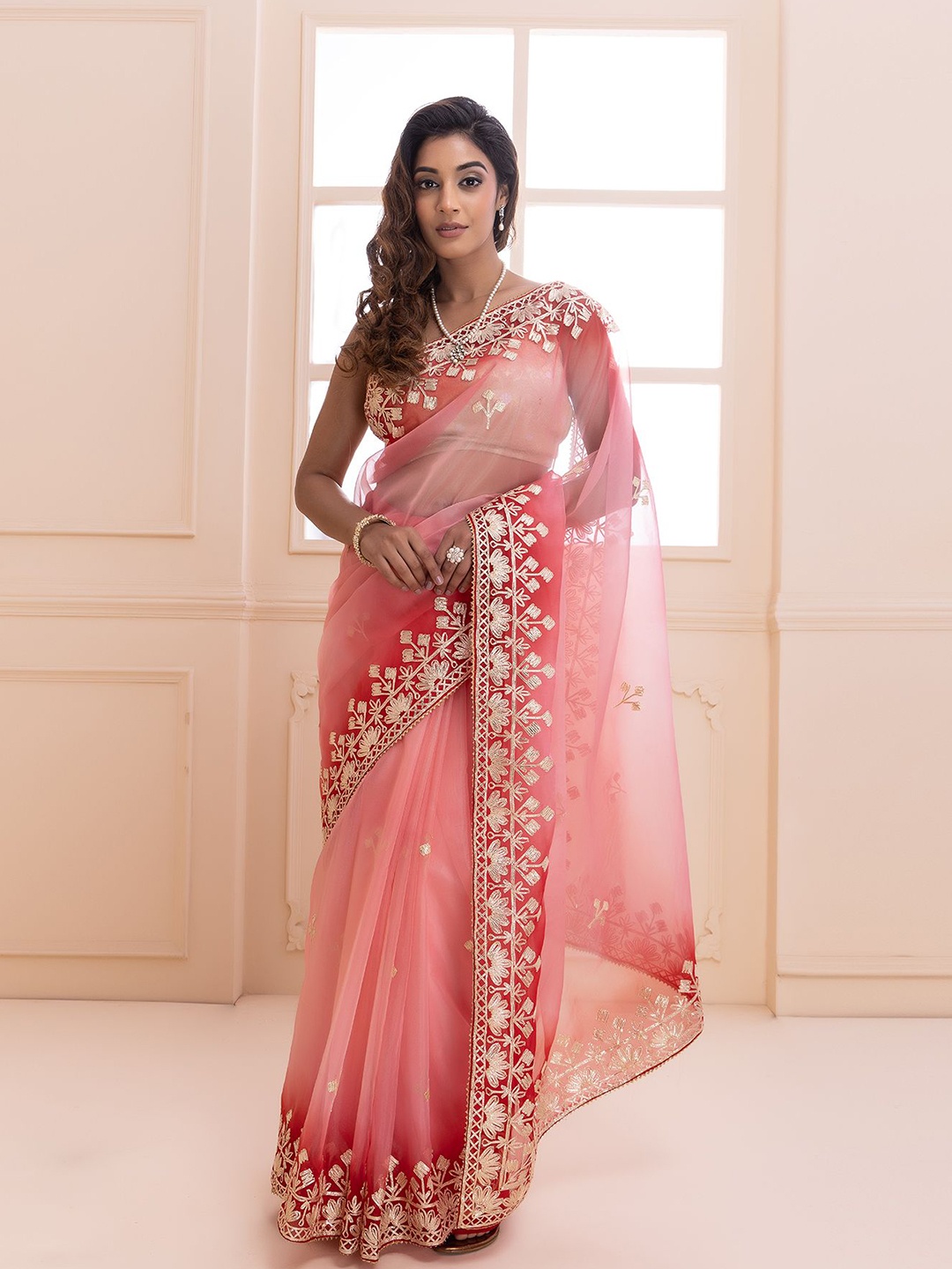 

Geroo Luxe Embellished Gotta Patti Organza Saree, Peach