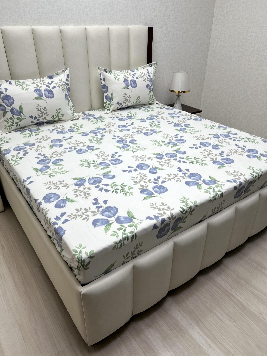 

Pure Decor Amulya White Floral Printed Microfiber 300 TC Queen Bedsheet Set 2.54 x 2.28 m