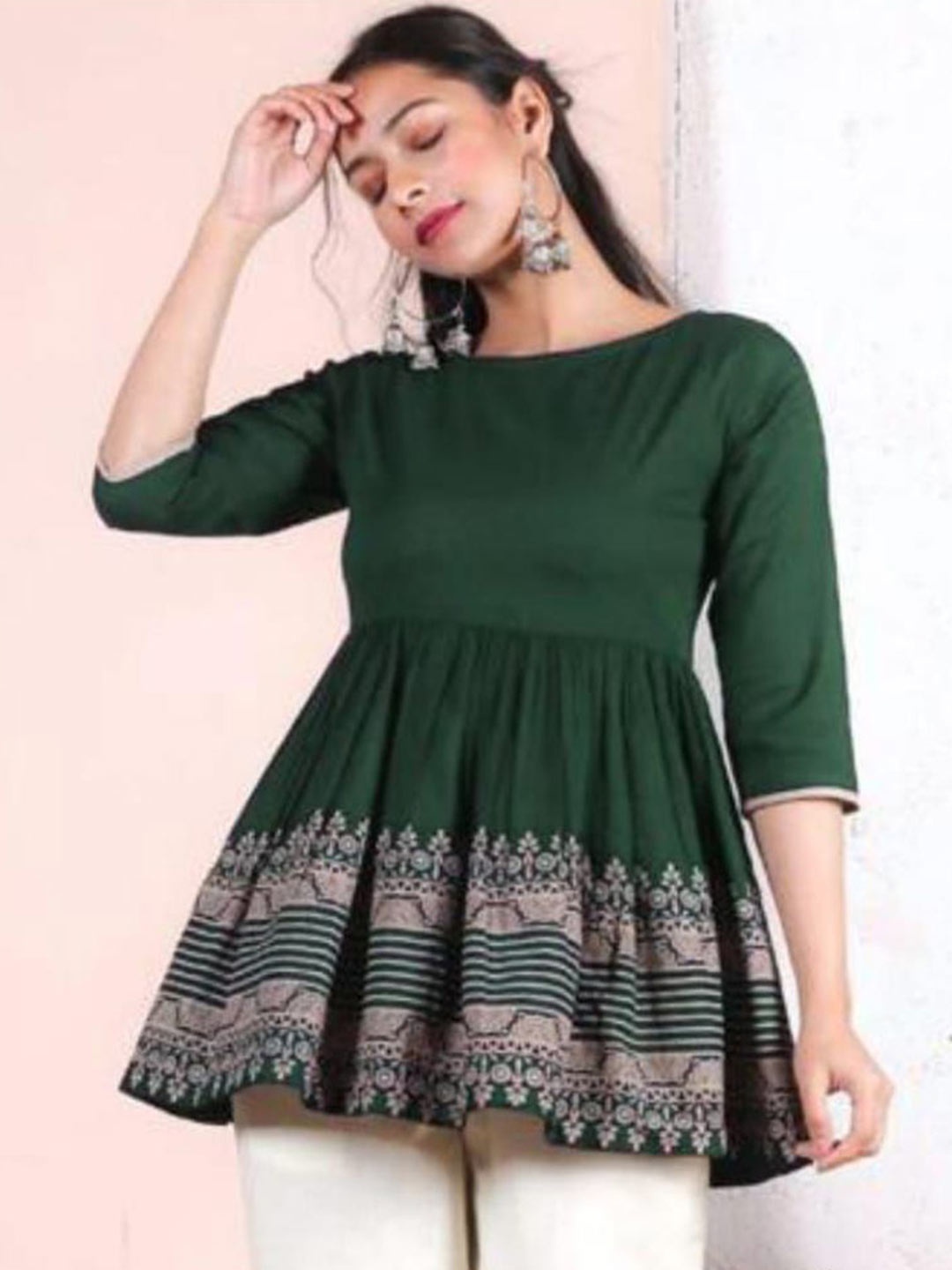 

AAFAMI Women Floral Printed Boat Neck Cotton Top, Green