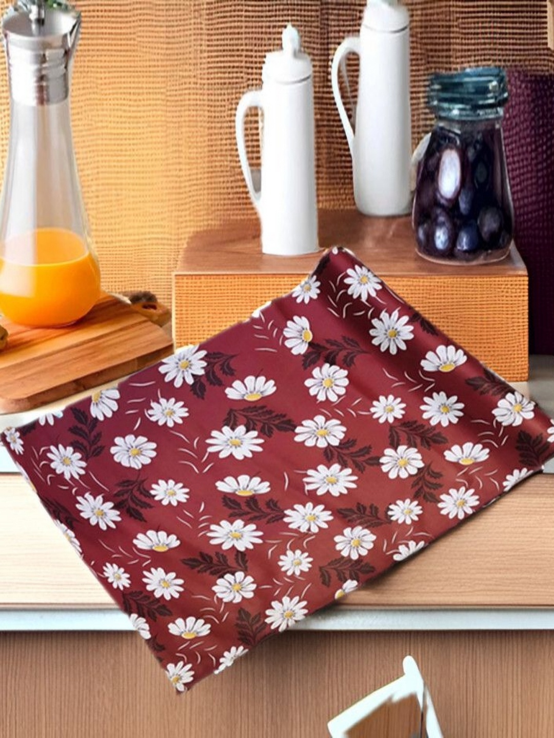 

REVEXO Maroon & White Printed Water-Resistant Shelf Liner