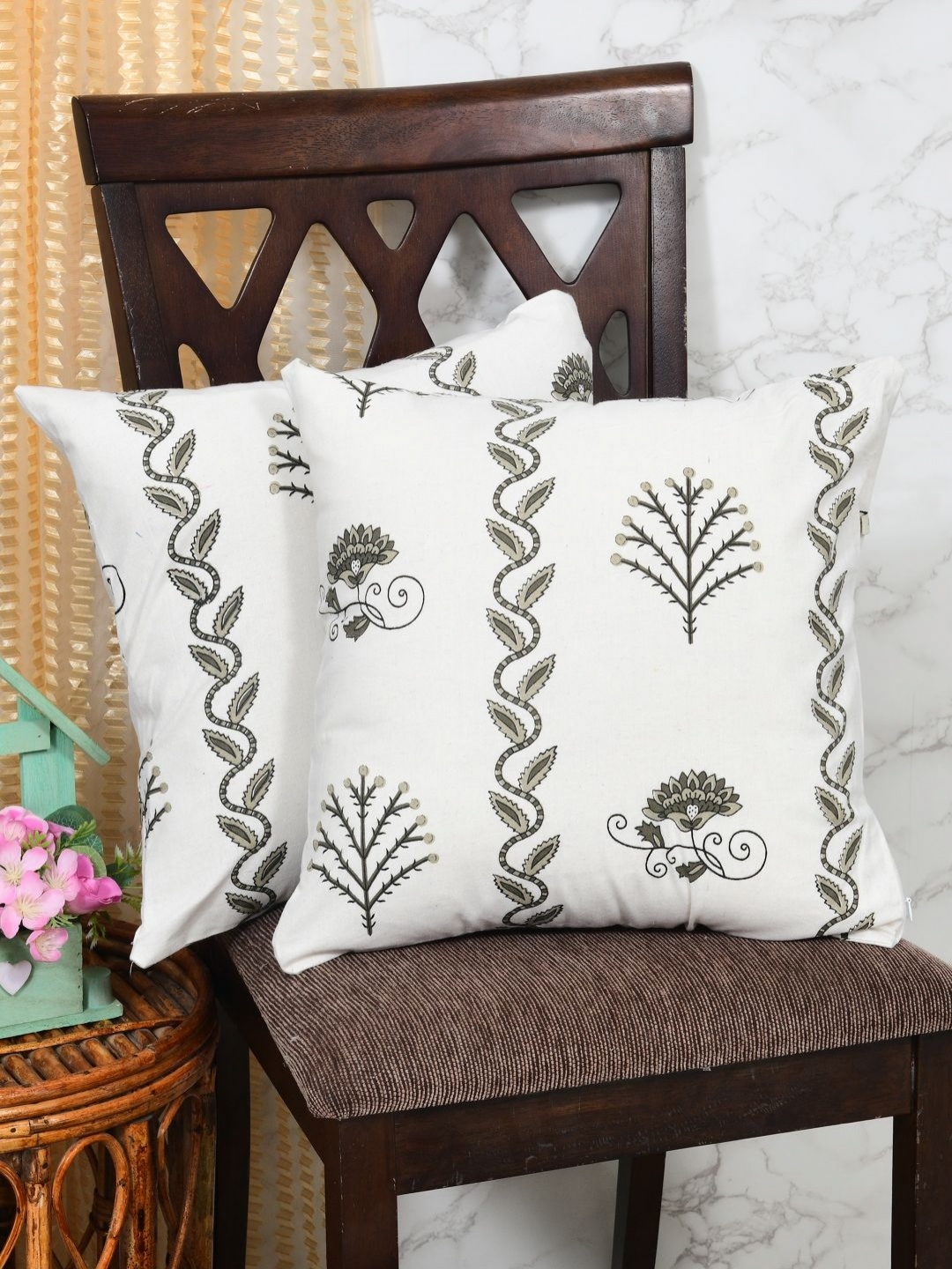 

Clasiko Studio 2 Pieces Floral Printed Cotton Square Cushion Covers, Green