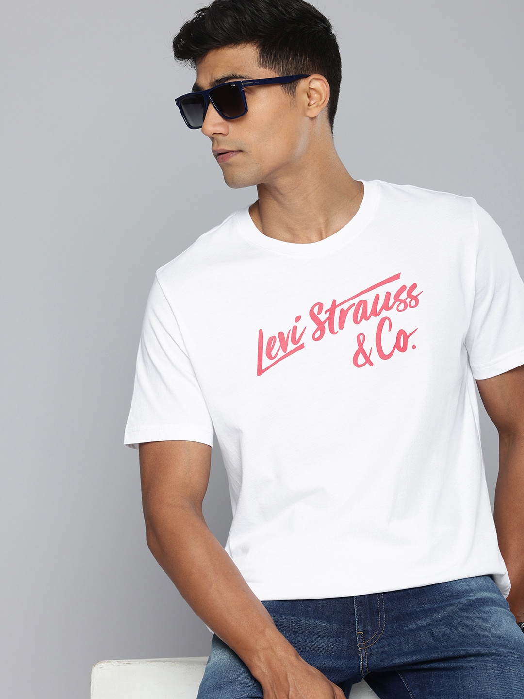 

Levis Brand Logo Printed Relaxed Fit Pure Cotton T-shirt, White