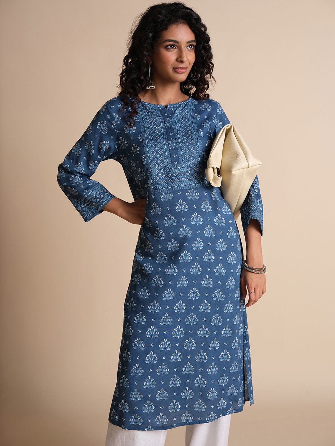 

Global Desi Floral Printed Round Neck Straight Kurta, Blue