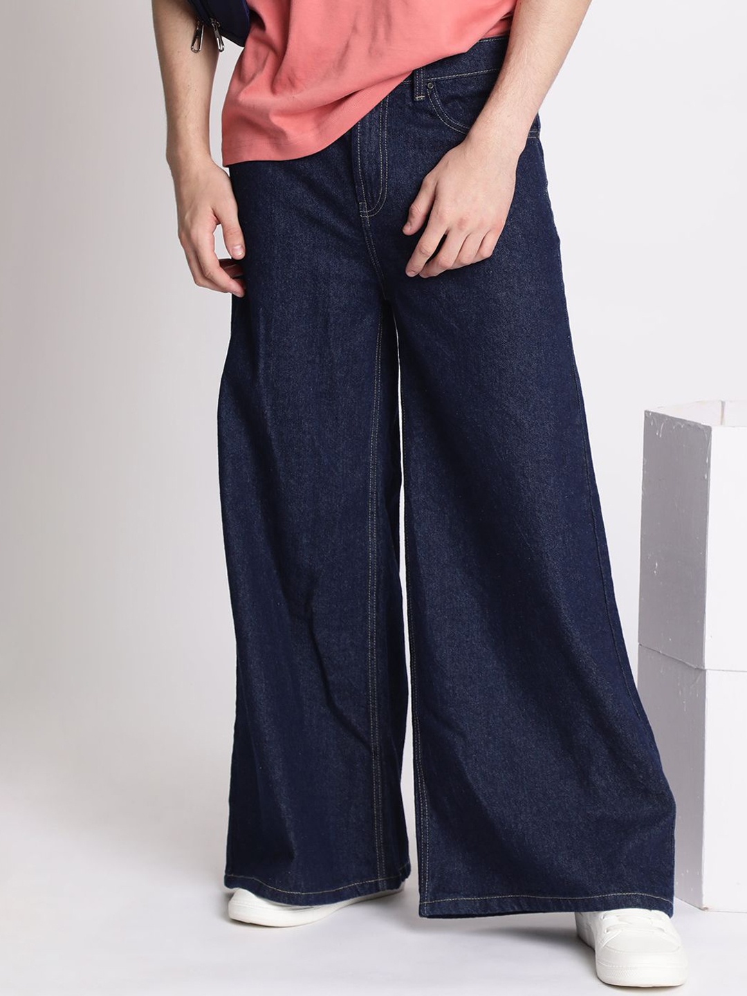 

The Roadster Lifestyle Co Men Cotton Wide Leg Jeans, Blue