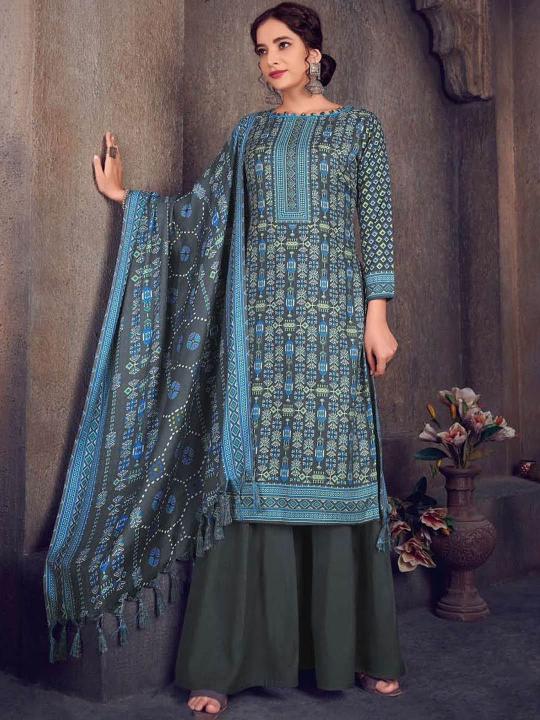

REET MAHAL Abstract Printed Pashmina Unstitched Dress Material, Grey