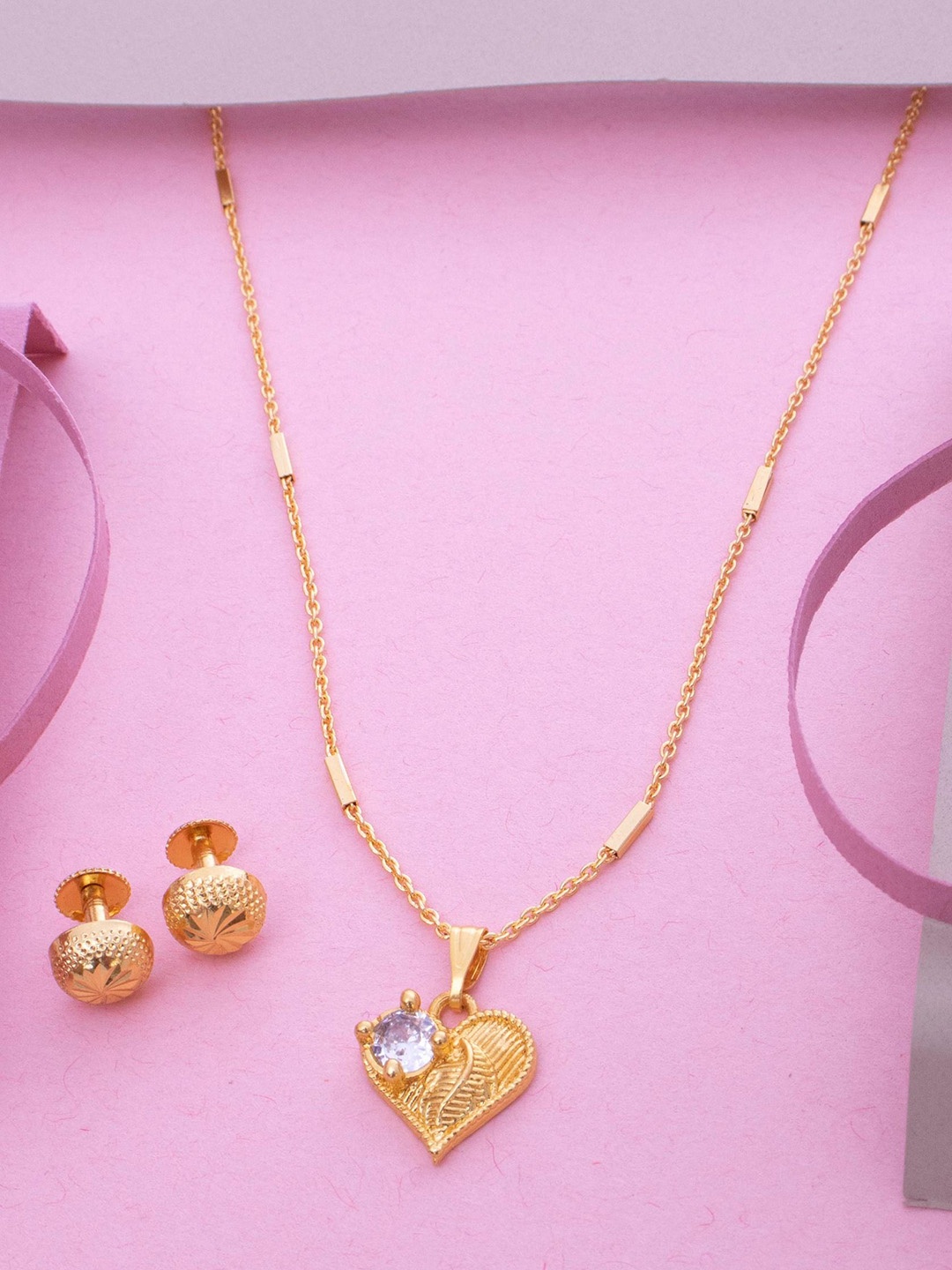 

Ramdev Art Fashion Jweller Gold Plated Stones Studded Heart Shape Pendant Jewellery Set