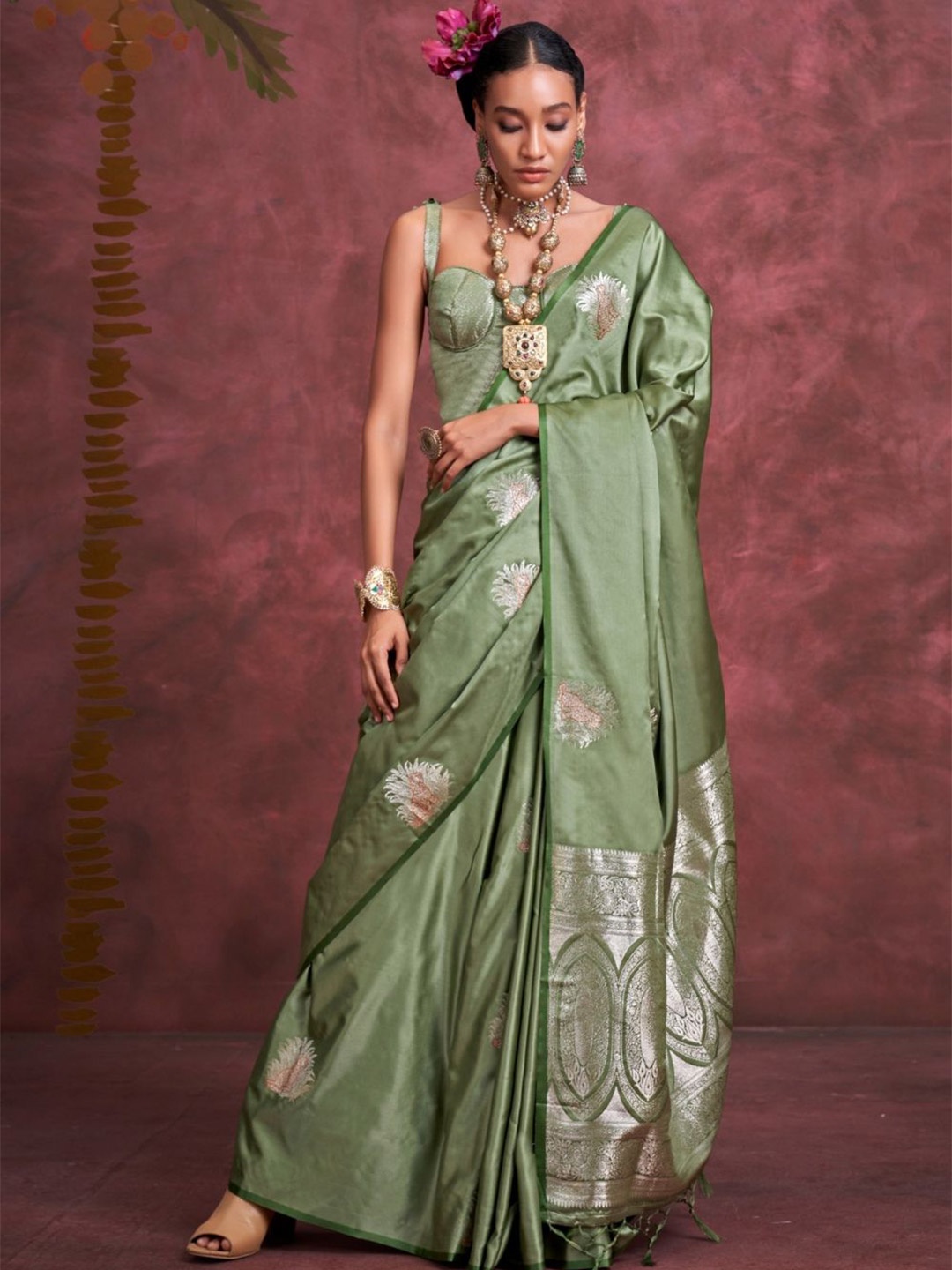 

BLENDIFY Ethnic Motifs Woven Design Satin Banarasi Saree, Green