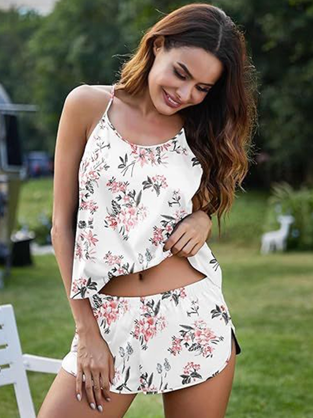 

Xivir Women Printed Night suit, White