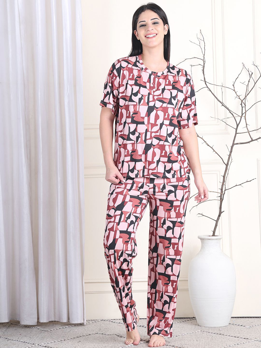 

Kanvin Women Printed Night suit, Pink