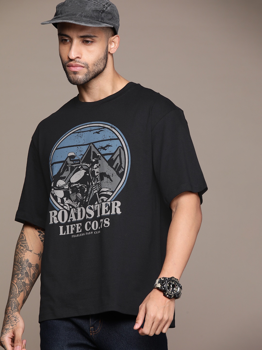 

The Roadster Lifestyle Co. Brand Logo Printed Drop-Shoulder Sleeves Pure Cotton T-shirt, Black