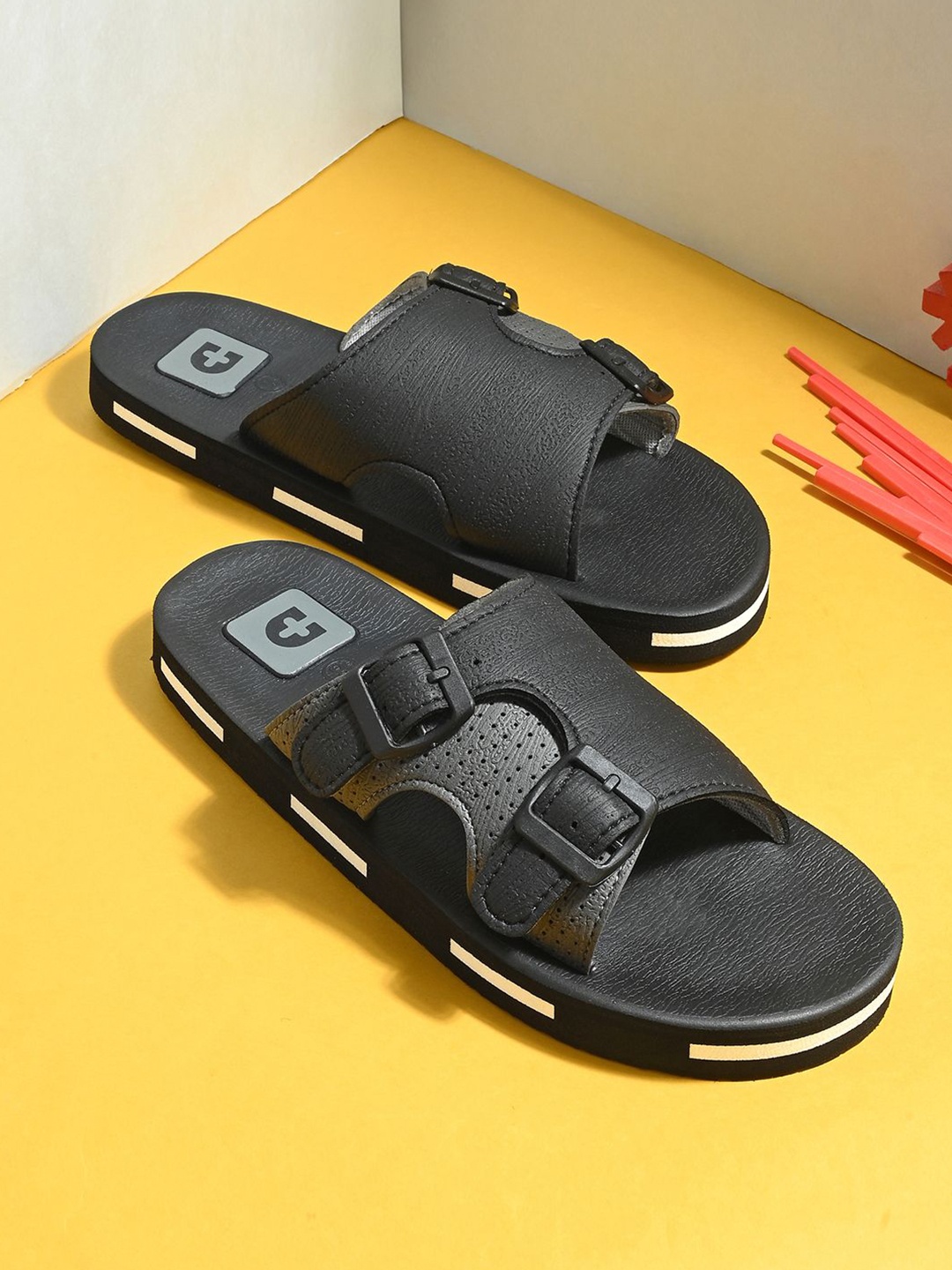 

DOCTOR HEALTH SUPER SOFT Men Self Design Slip-On Flip Flops, Black