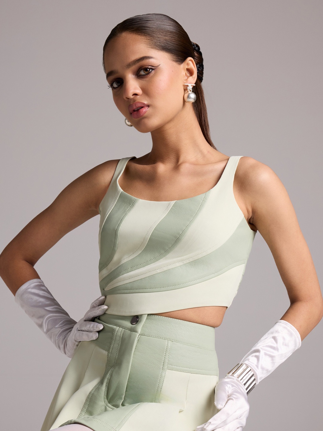 

The Dapper Lady Wrap Top, Green