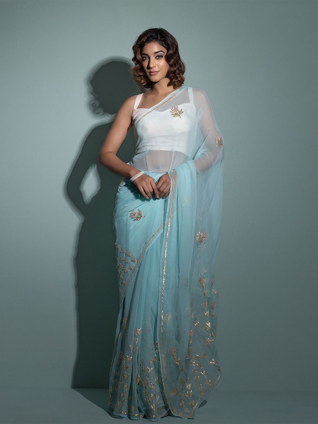 

Geroo Luxe Embellished Gotta Patti Pure Chiffon Saree, Blue