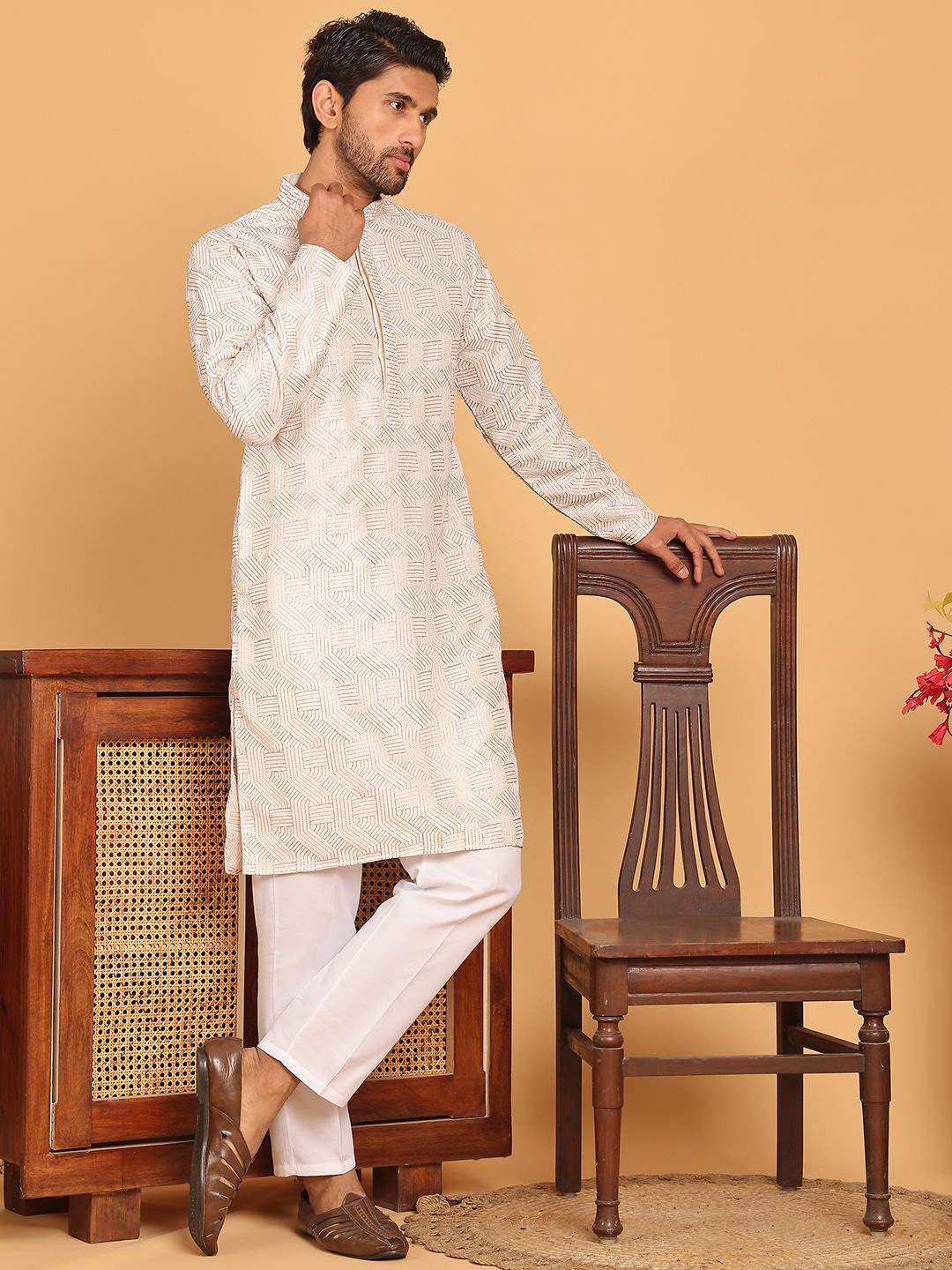 

Anouk Pink Geometric Embroidered Mandarina Collar Kurta With Trouser