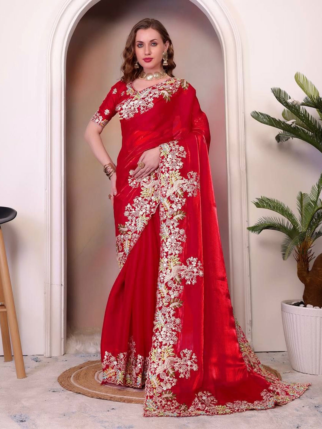 

Moda Rapido Floral Sequinned Organza Designer Saree, Red