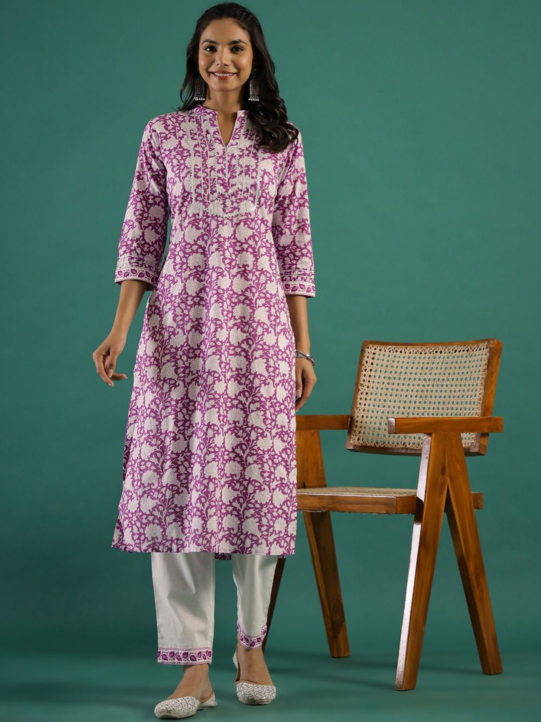 

Sangria Printed Pure Cotton Mandarin Neck Kurta Set, Purple