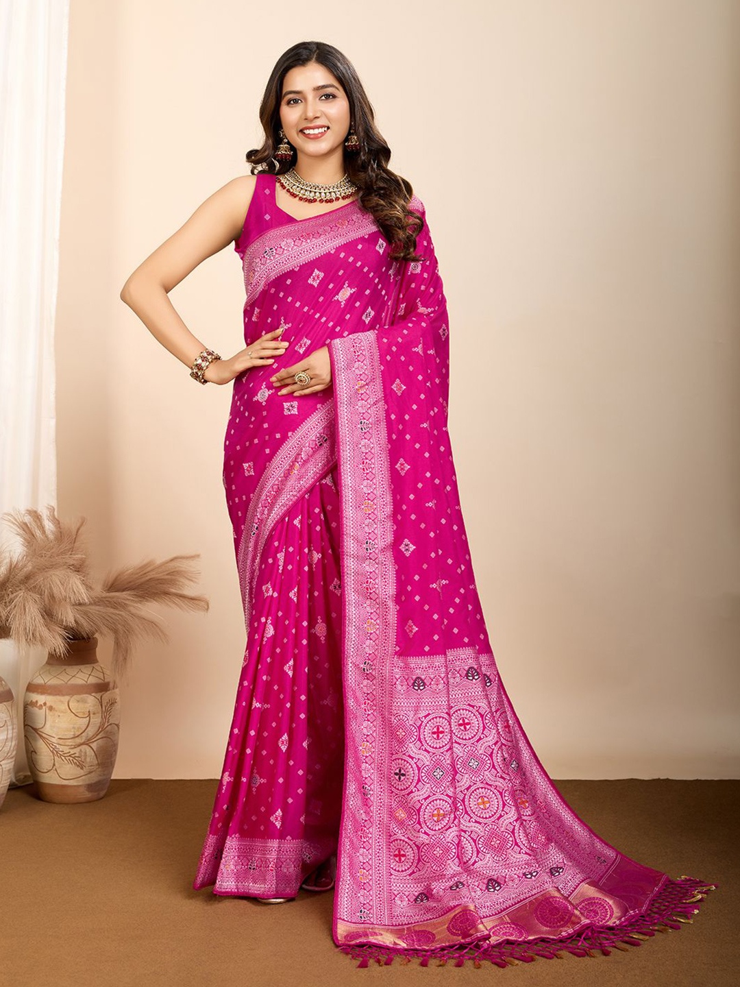 

Kriyansh Ethnic Motifs Woven Design Zari Banarasi Saree, Pink