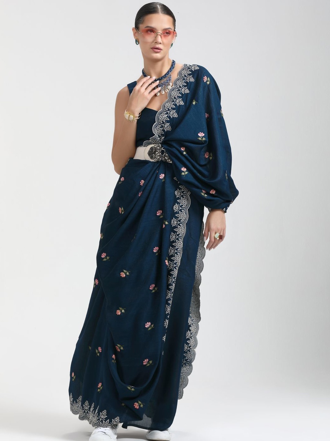 

Suha Floral Embroidered Saree, Teal