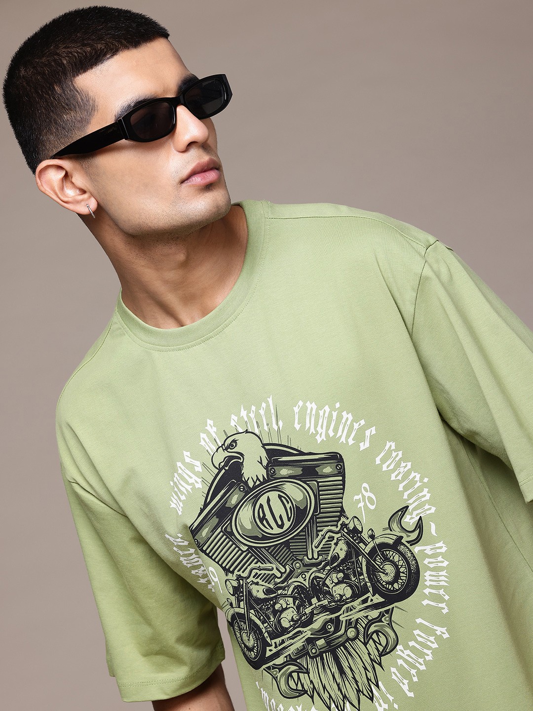 

The Roadster Lifestyle Co. Men Printed Pure Cotton Relaxed Fit T-shirt, Green