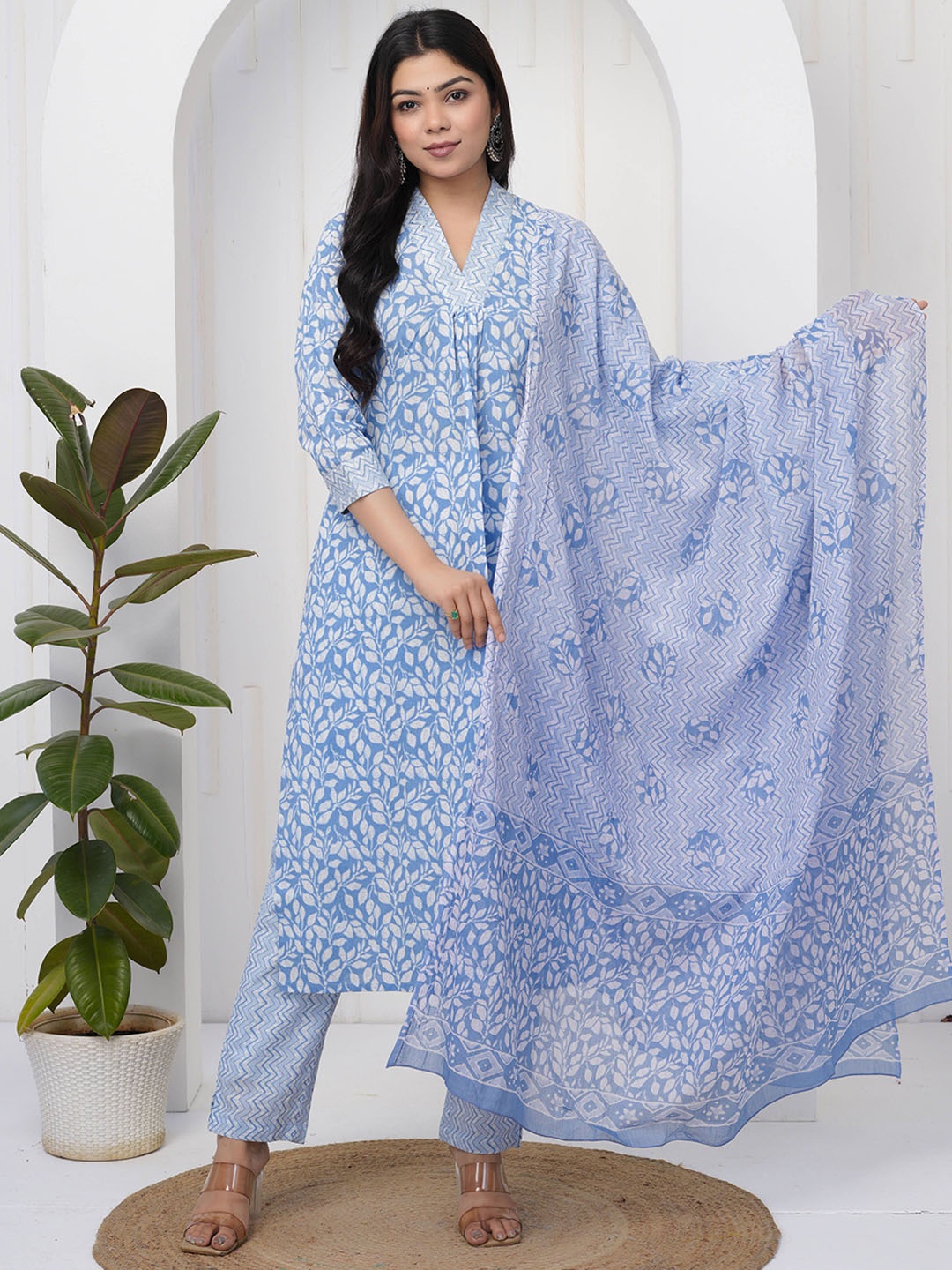 

SIGNORIA Floral Printed V Neck Pleated Kurta With Trousers & Dupatta, Blue