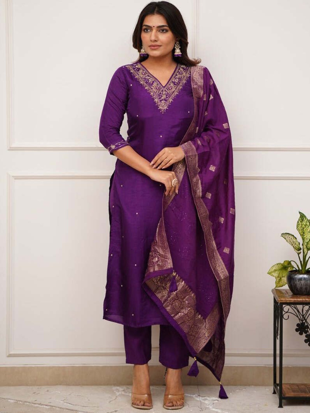 

SHIJILA Women Floral Embroidered Regular Beads and Stones Kurta with Trousers & With Dupatta, Purple