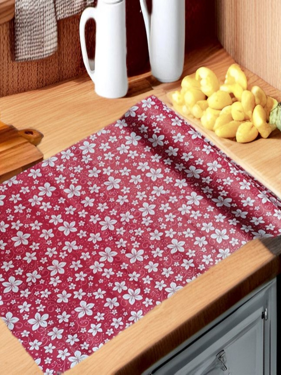 

REVEXO Maroon & Grey Printed Water-Resistant Shelf Liner