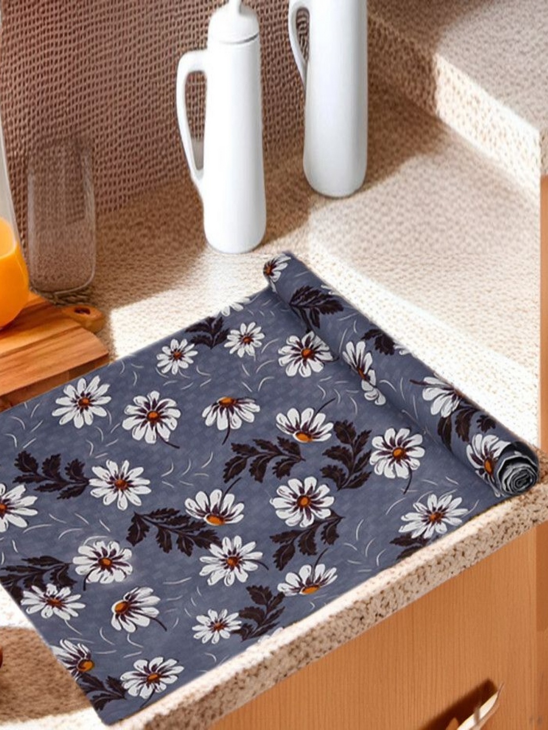 

REVEXO Blue & White Printed Water-Resistant Shelf Liner