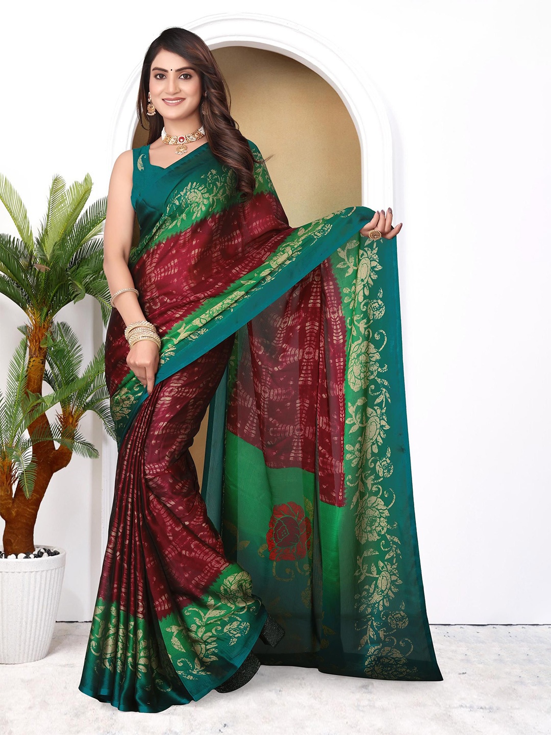 

MAGNEITTA Ethnic Motifs Printed Pure Chiffon Saree, Maroon