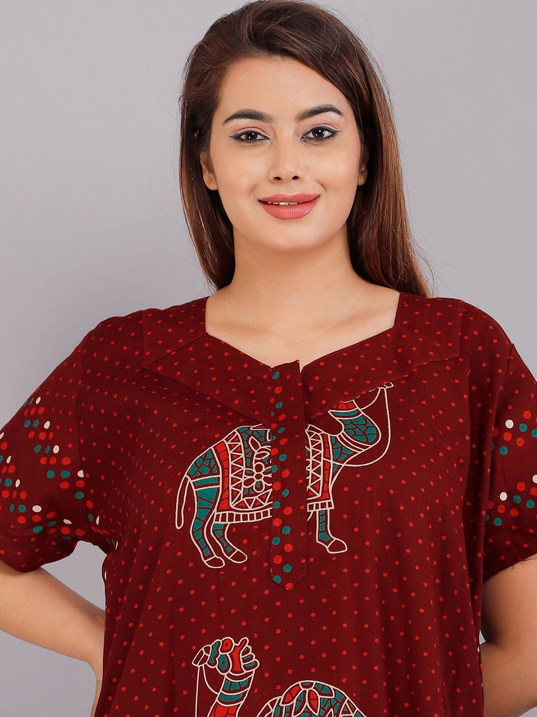 

PR PINK ROYAL Women Printed Maxi Nightdress, Maroon