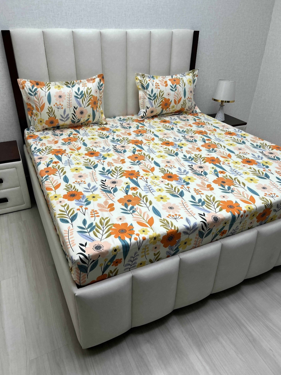 

Pure Decor Leisure Fur White Floral Printed 210 TC King Bedsheet Set 2.74 m x 2.74 m, Orange