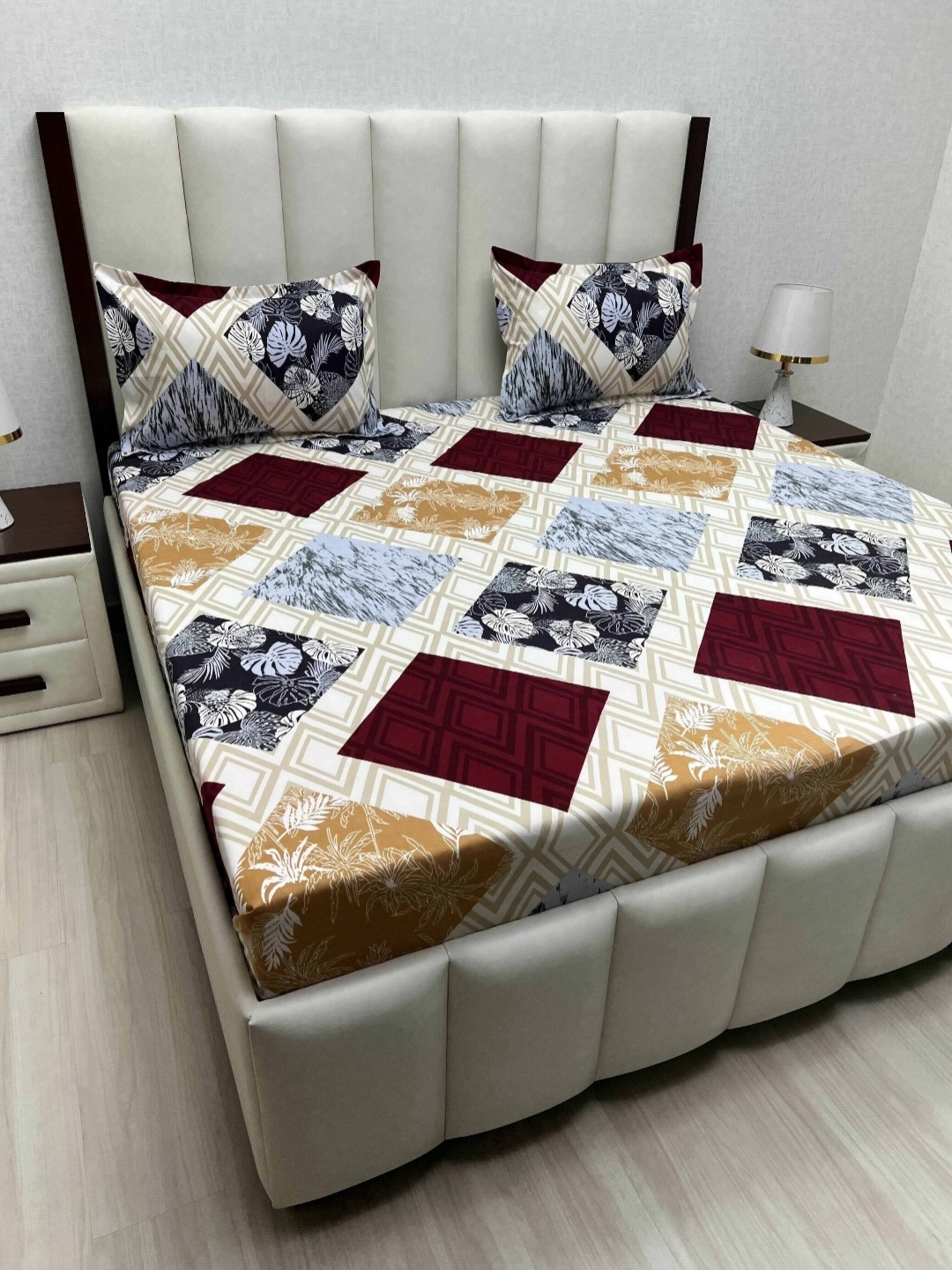 

Pure Decor Amulya White & Brown Floral Printed 210 TC Queen Bedsheet Set 2.28 m x 2.54 m