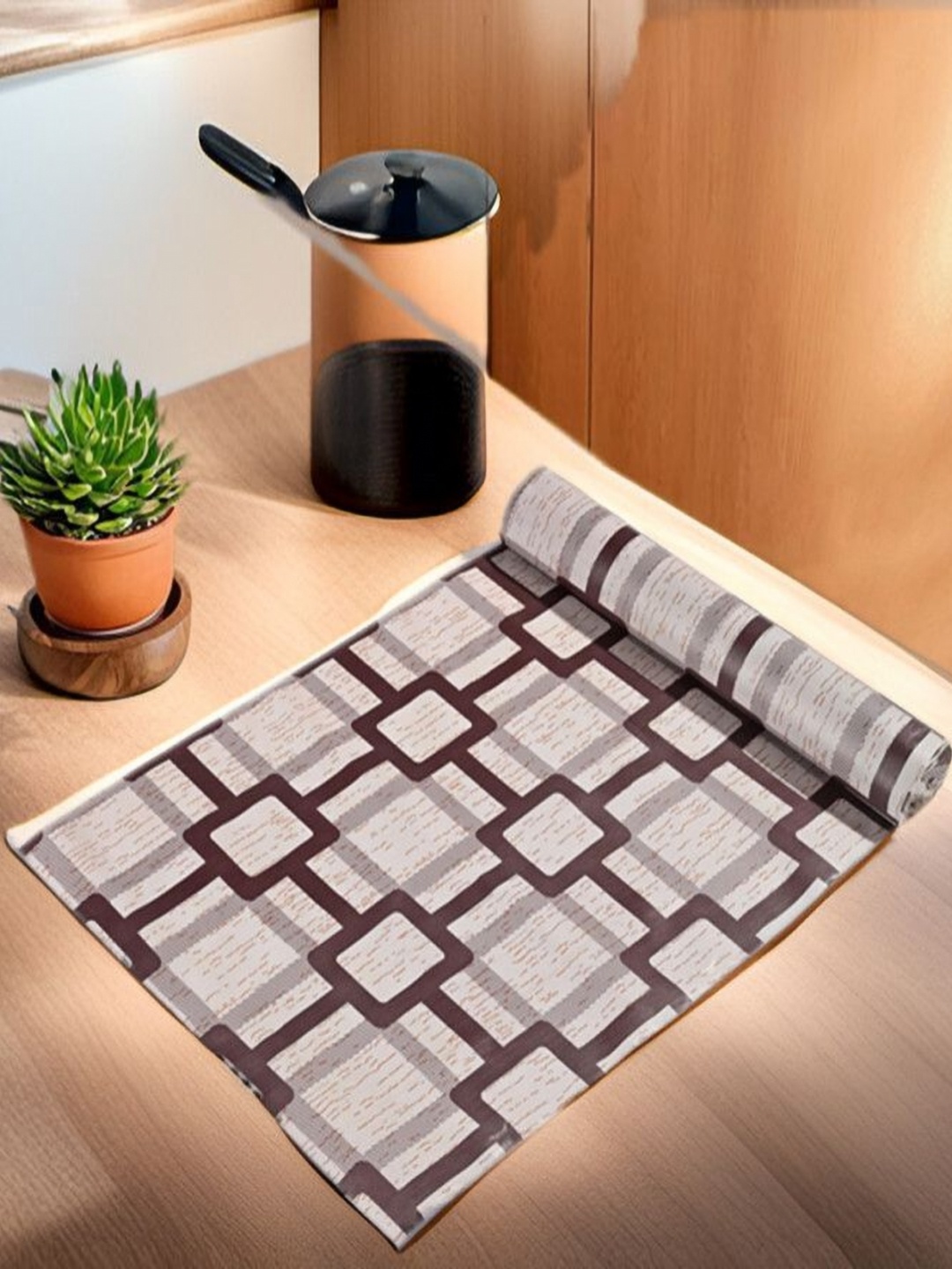 

REVEXO Black & White Printed Water-Resistant Shelf Liner
