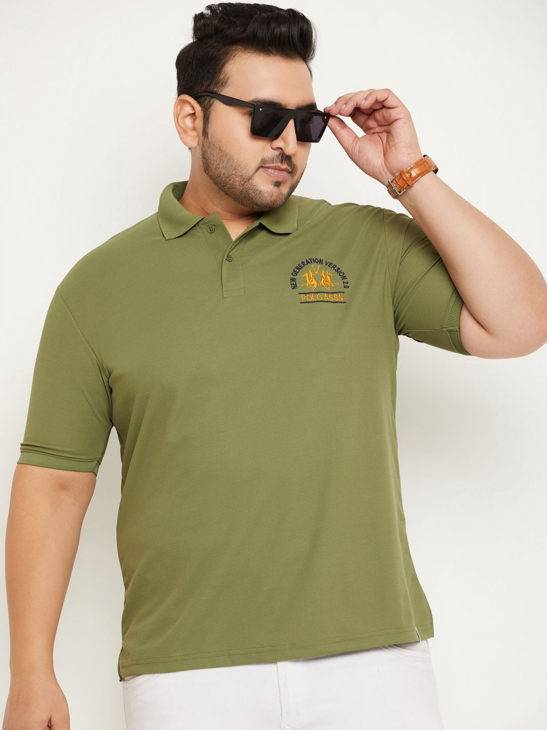 

RENUOVO Men Polo Collar Applique T-shirt, Olive