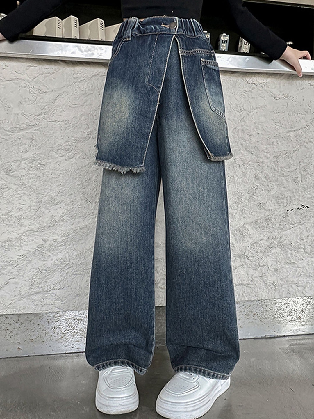 

LULU & SKY Girls Tapered Fit Heavy Fade Mid-Rise Jeans, Blue