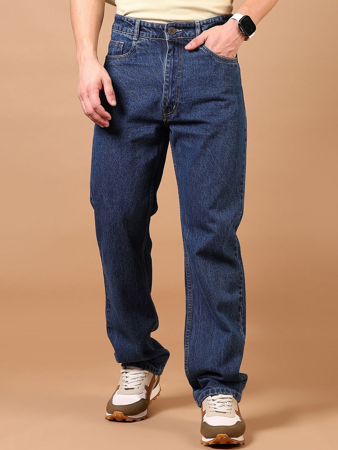 

V-Mart Men Cotton Relaxed Fit Mid-Rise Light Fade Jeans, Blue