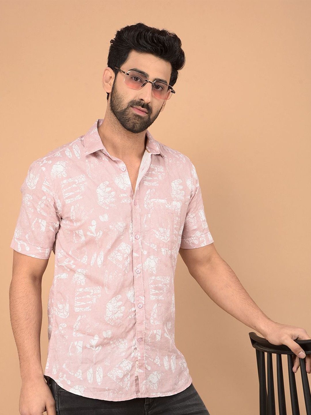 

Crimsoune Club Men Classic Slim Fit Spread Collar Abstract Printed Cotton Casual Shirt, Pink