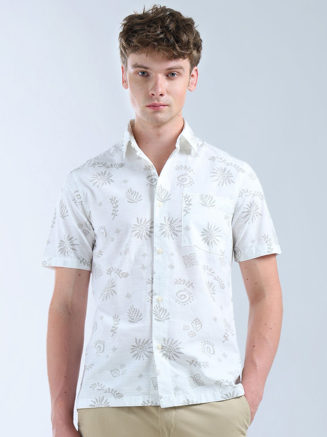 

Flying Machine Men Classic Fit Spread Collar Floral Printed Cotton Casual Shirt, White