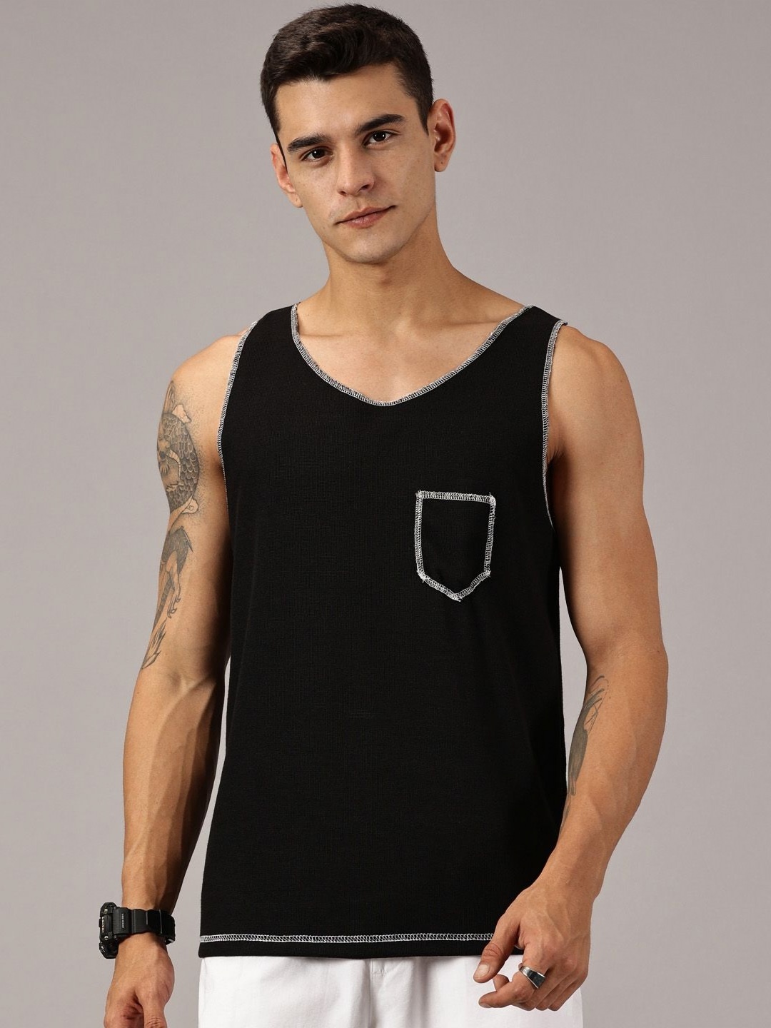 

Rodzen Men Solid Round Neck T-shirt, Black