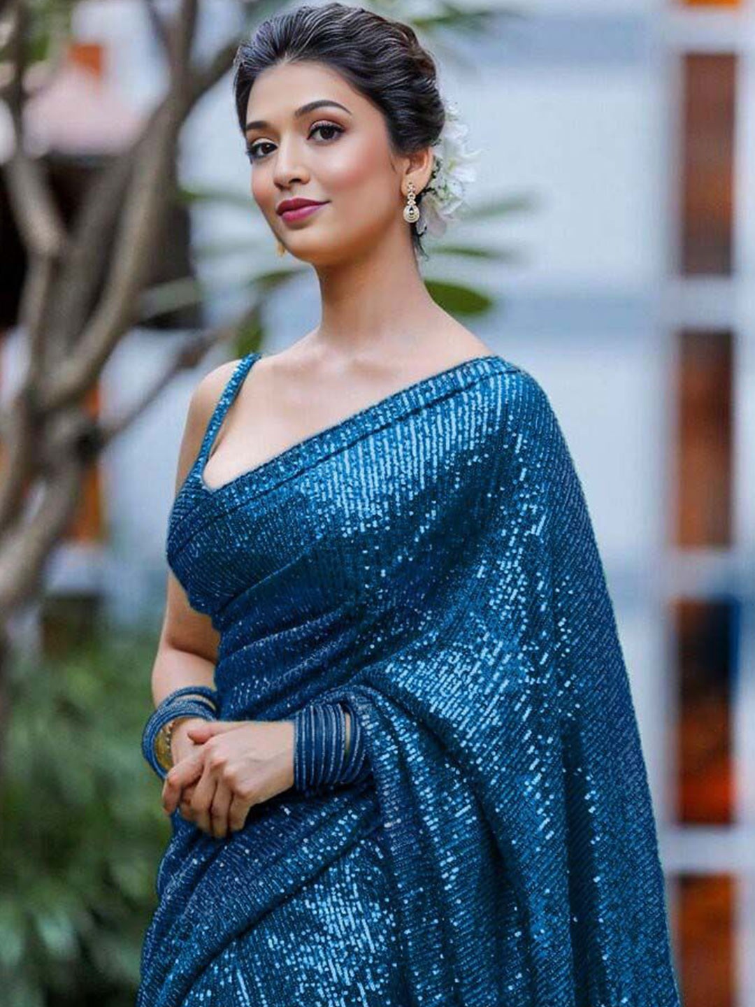 

ANJANI TEXTILE Embellished Sequinned Saree, Turquoise blue
