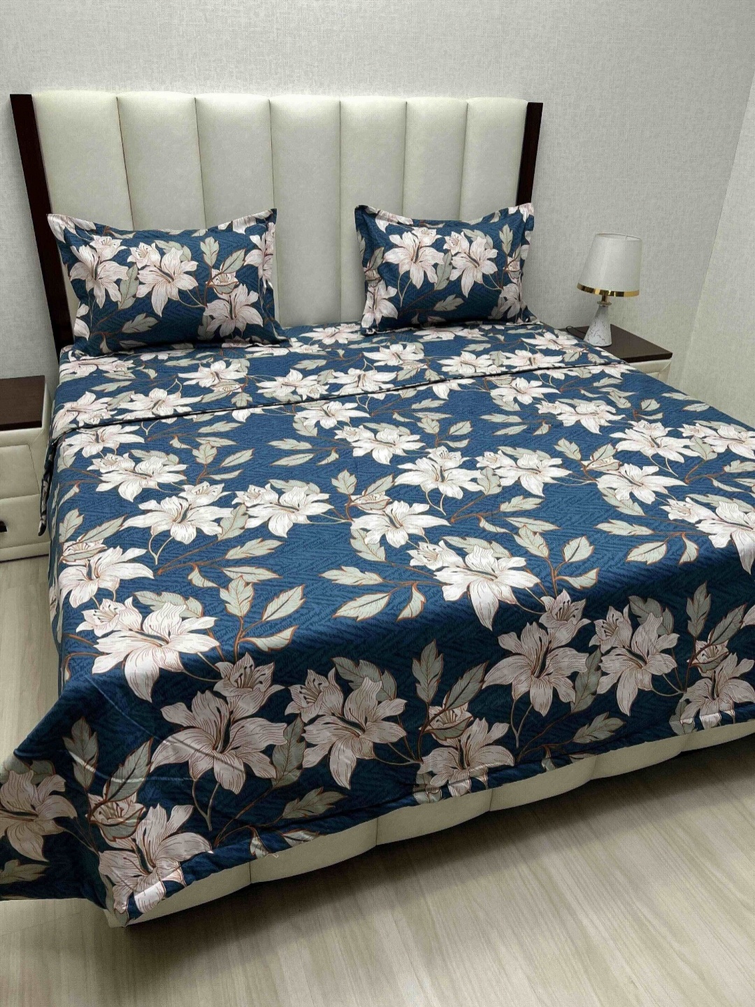 

Pure Decor Blue & Cream Floral Polycotton Double King Superfine Bedding Set