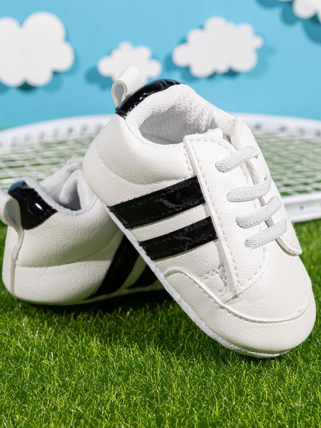 

NESKA MODA Unisex Kids Booties, White