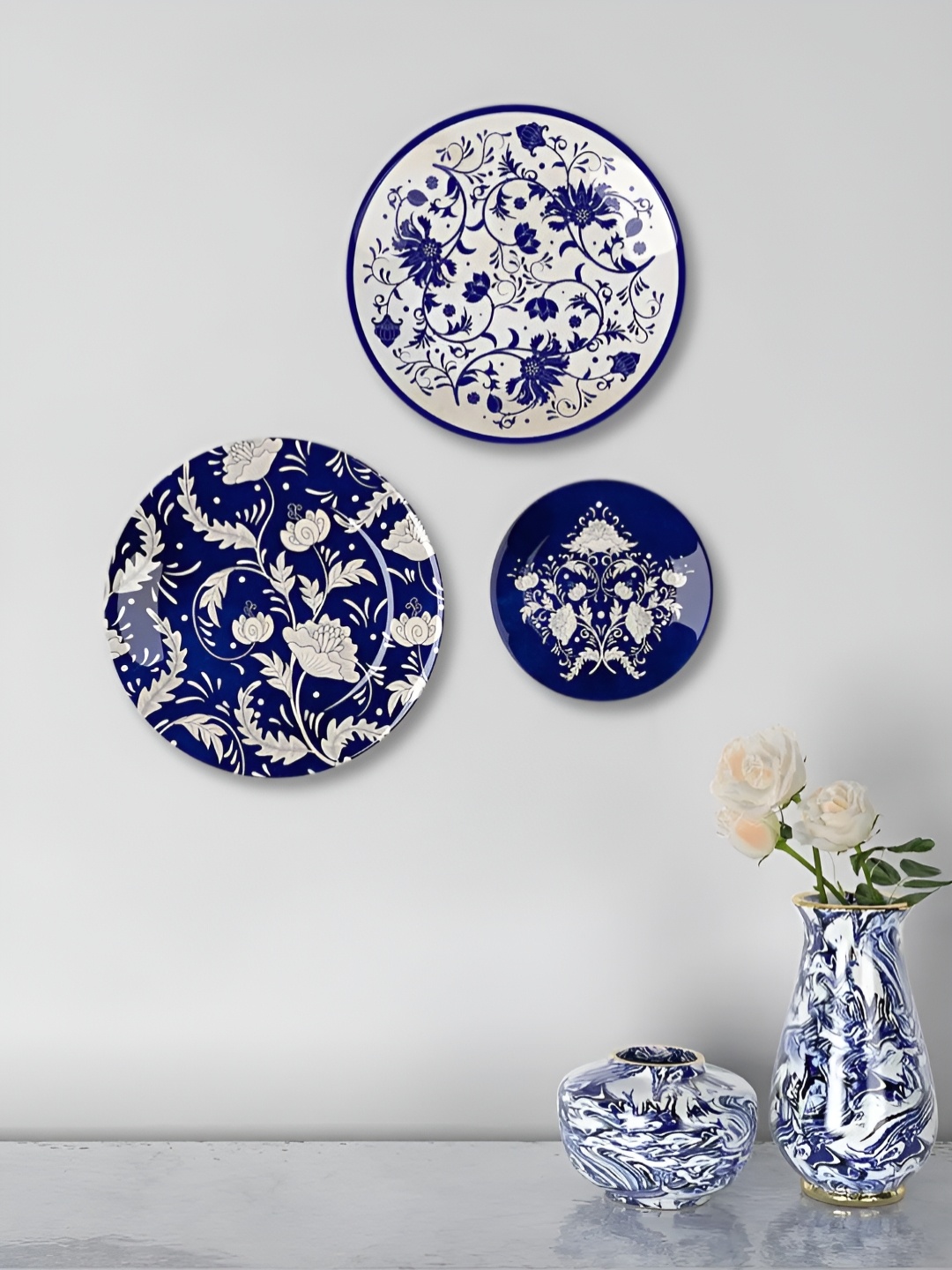 

Homscape Assorted 3 Pieces Delft Art Ceramic Wall Plates