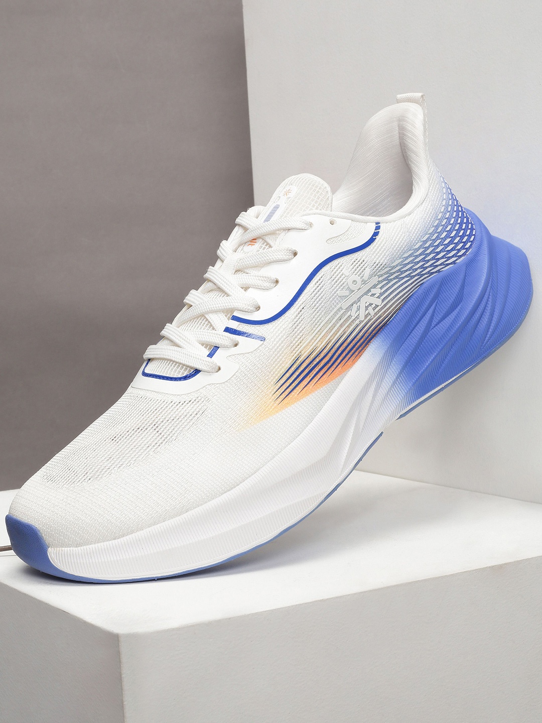 

CULT Men Onyx Running Shoes White / Blue